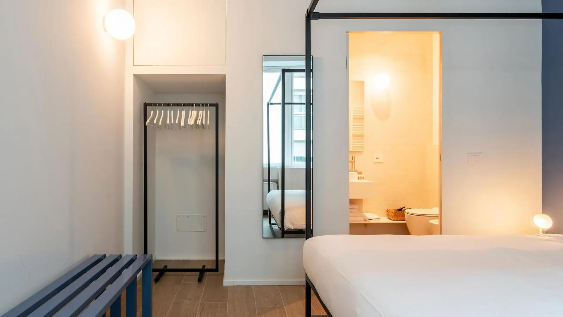מילאנו Easyhomes-City Centre Suites 0*,  איטליה